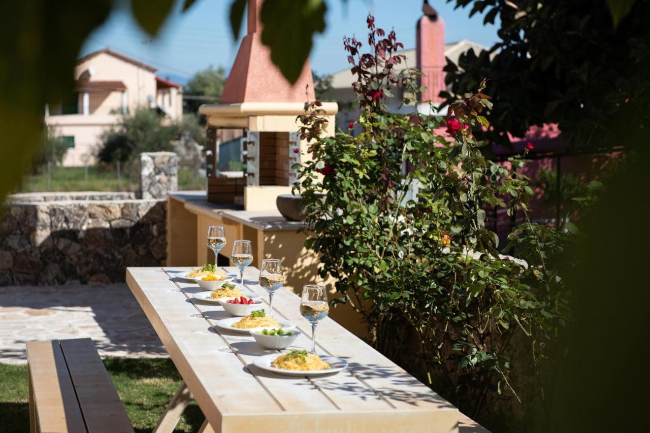 Casa Dell Amore Petrití Extérieur photo